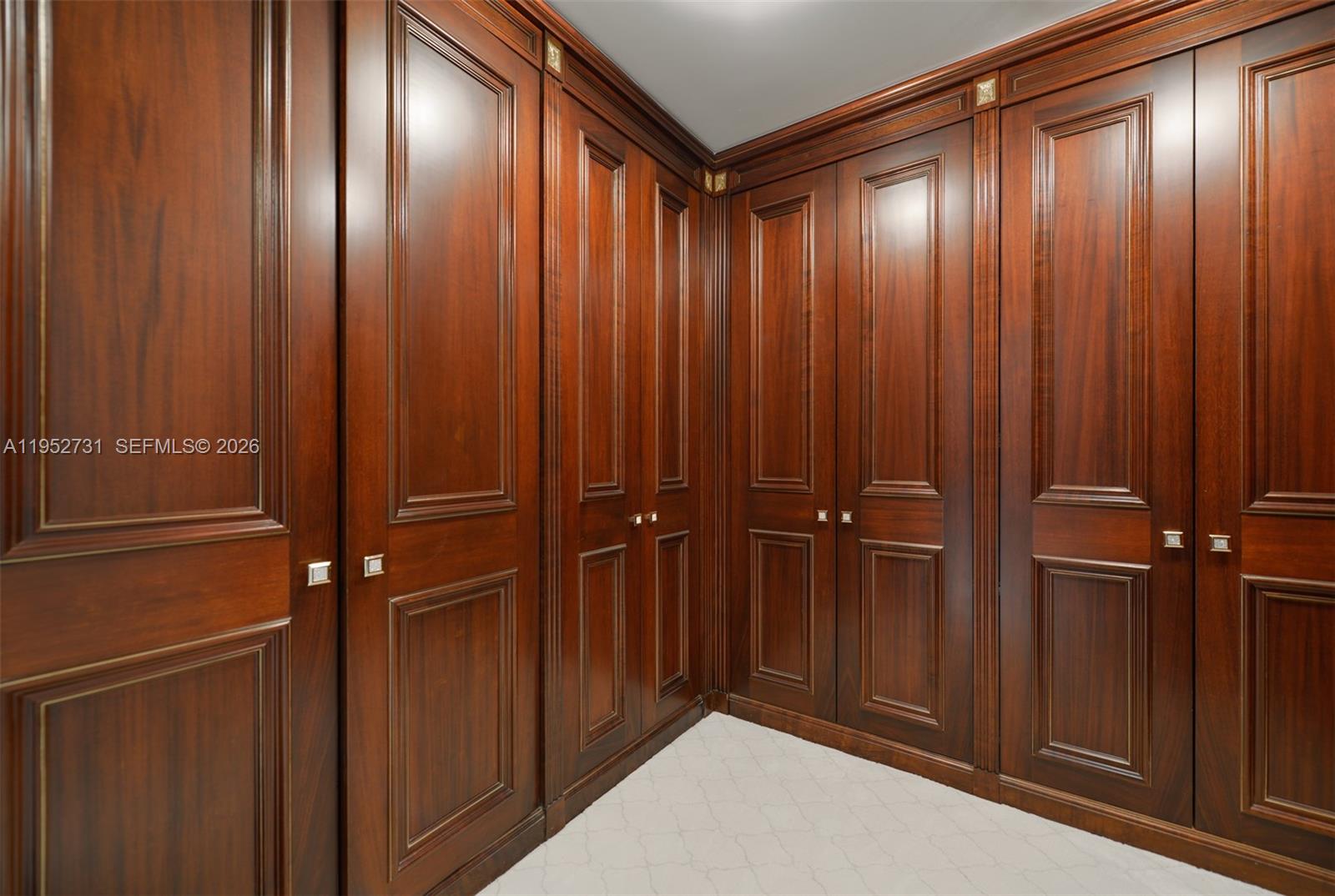 2800 ISL BLVD WILLIAMS IS - Residential