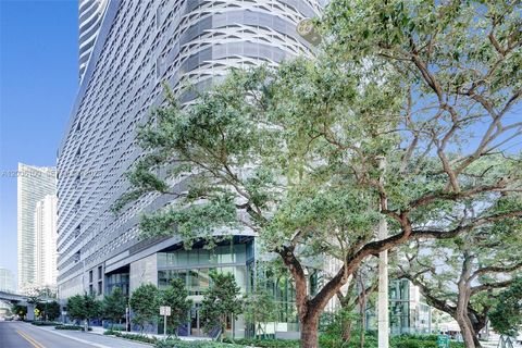 1000 Brickell Plaza PH5106 Miami FL 33131