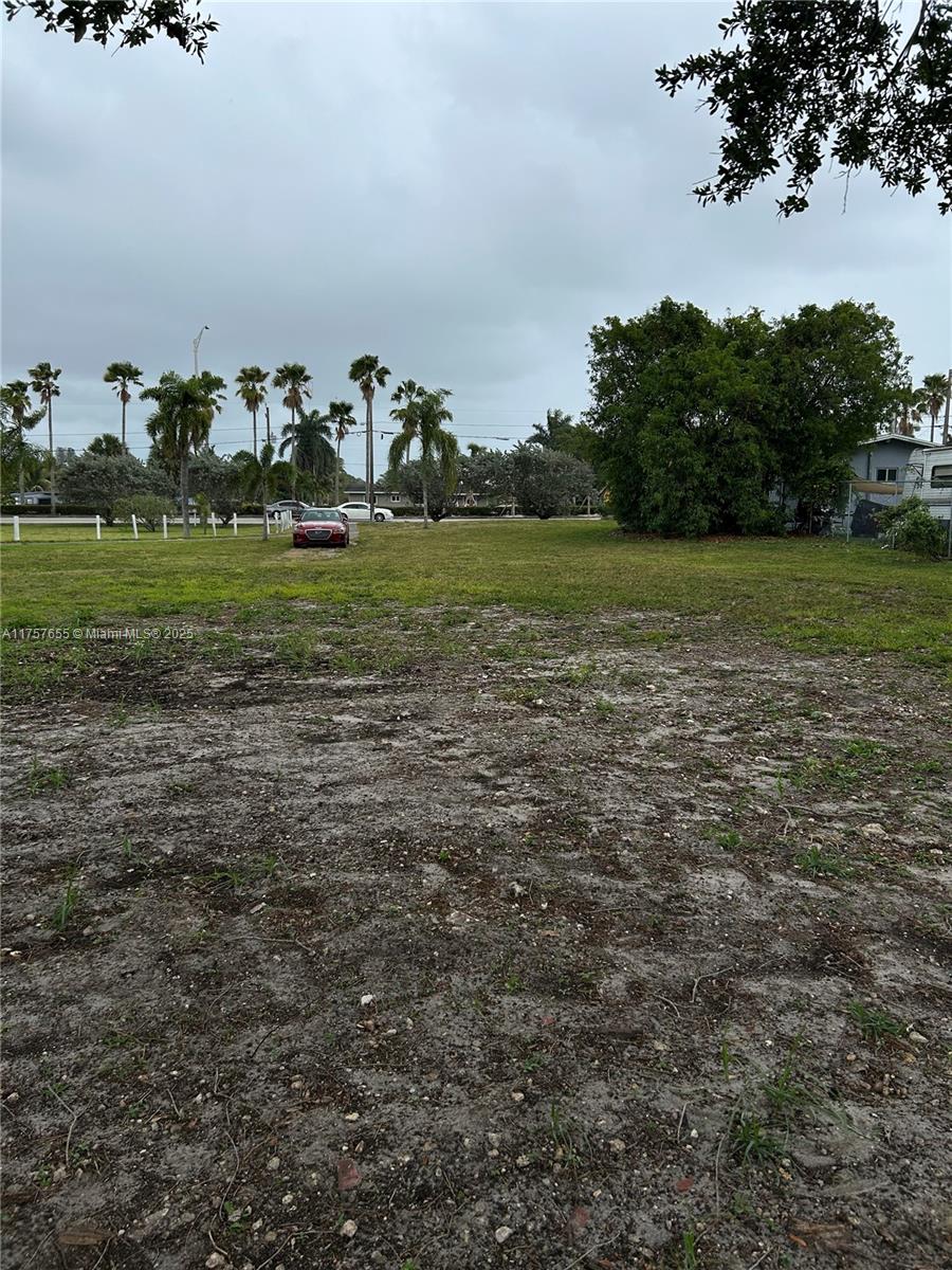 Great investment opportunity!
LOT FONTAGE - 75 FT DEPTH - 253 FT