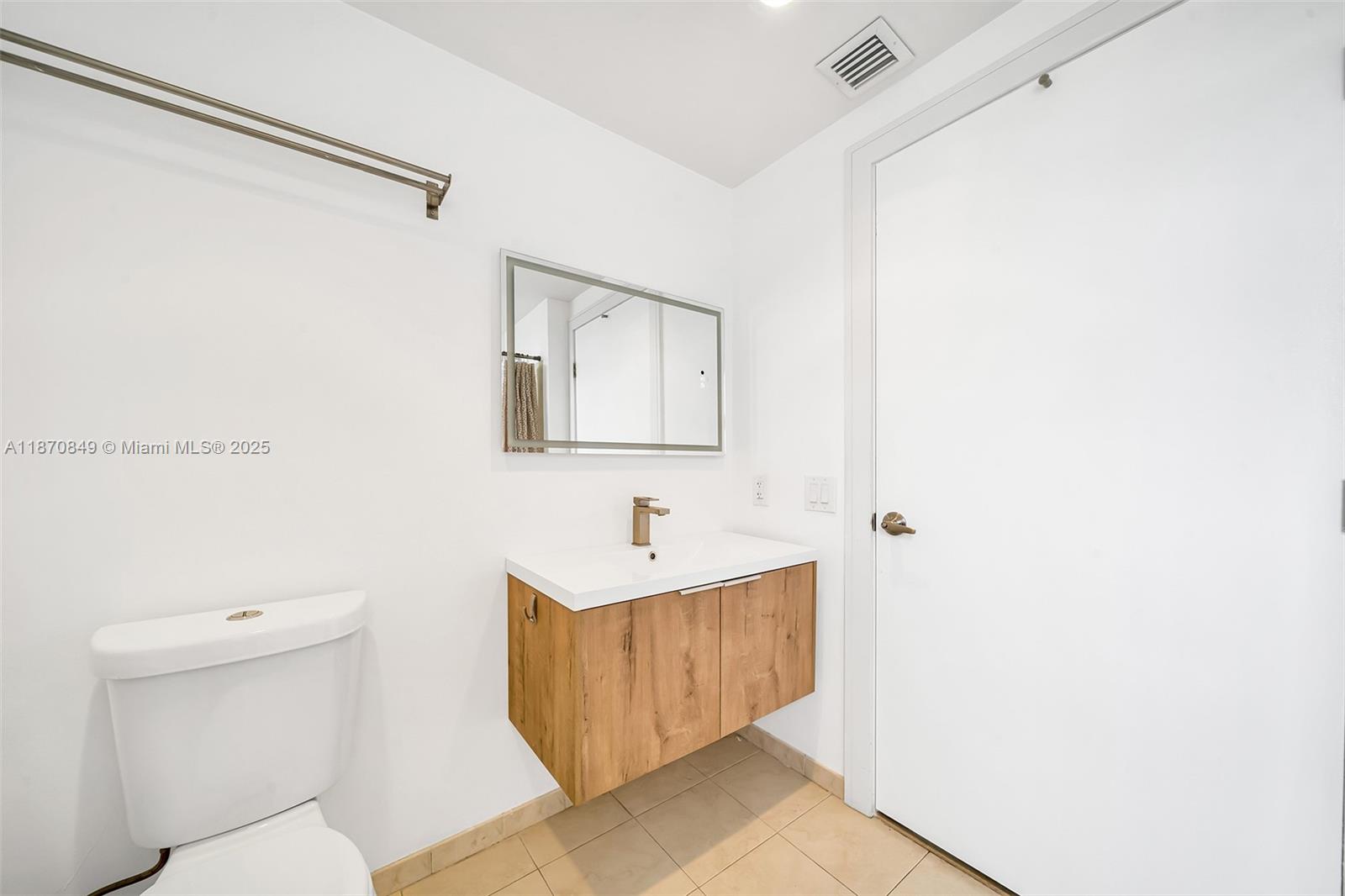 BLUE BAY TOWER CONDO - Residential