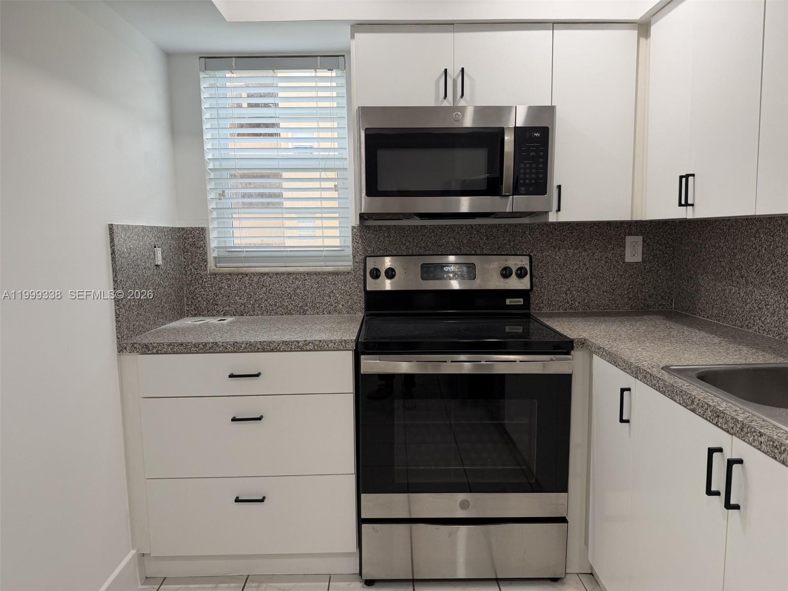 FERNWOODS CONDO NO 3 - Residential Lease