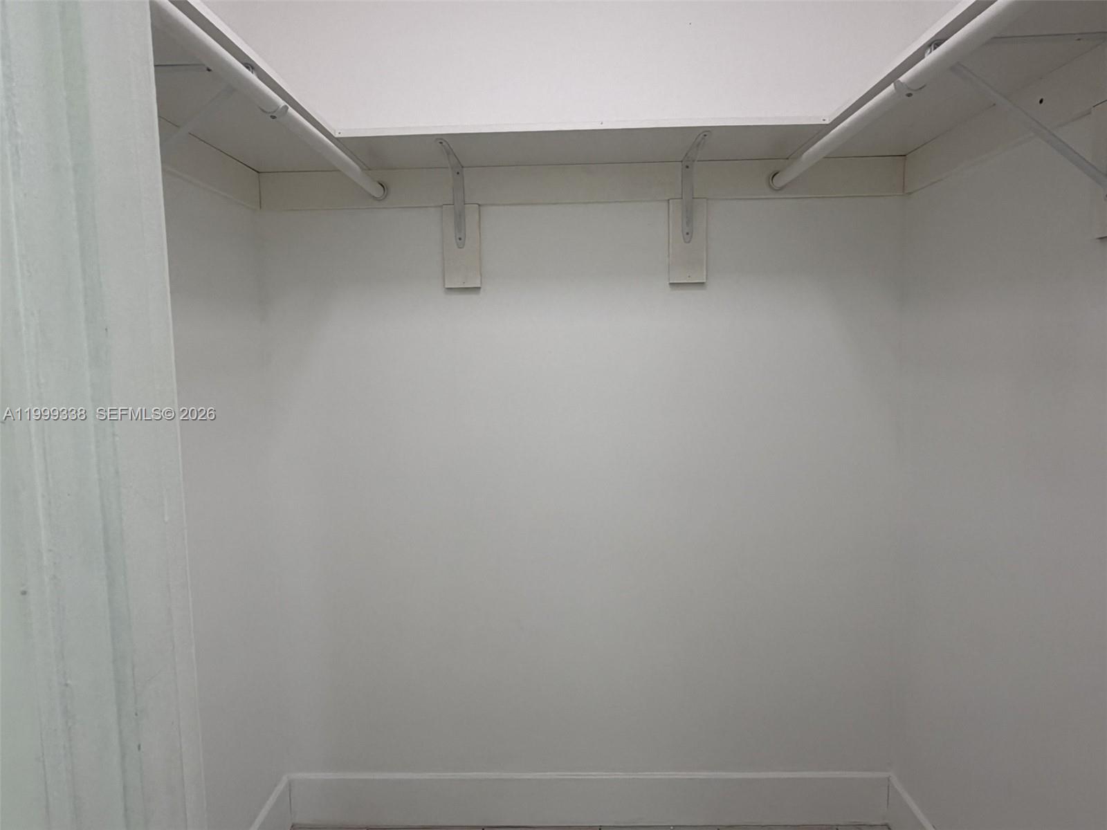 FERNWOODS CONDO NO 3 - Residential Lease