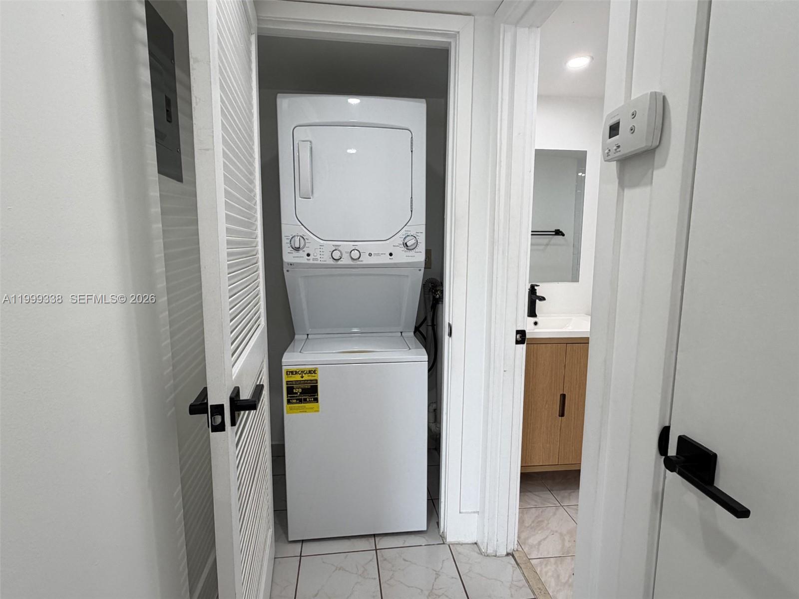 FERNWOODS CONDO NO 3 - Residential Lease