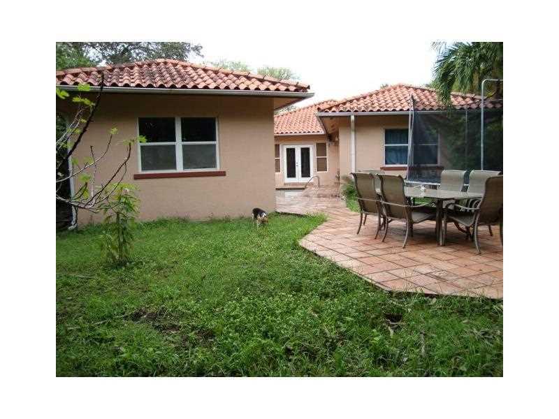 RAINBOWS END - Residential