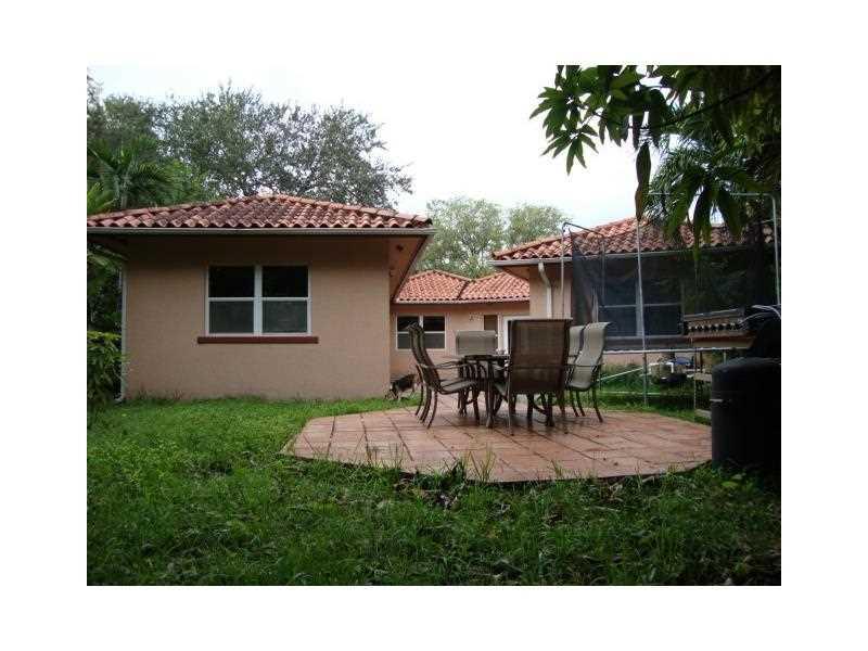 RAINBOWS END - Residential