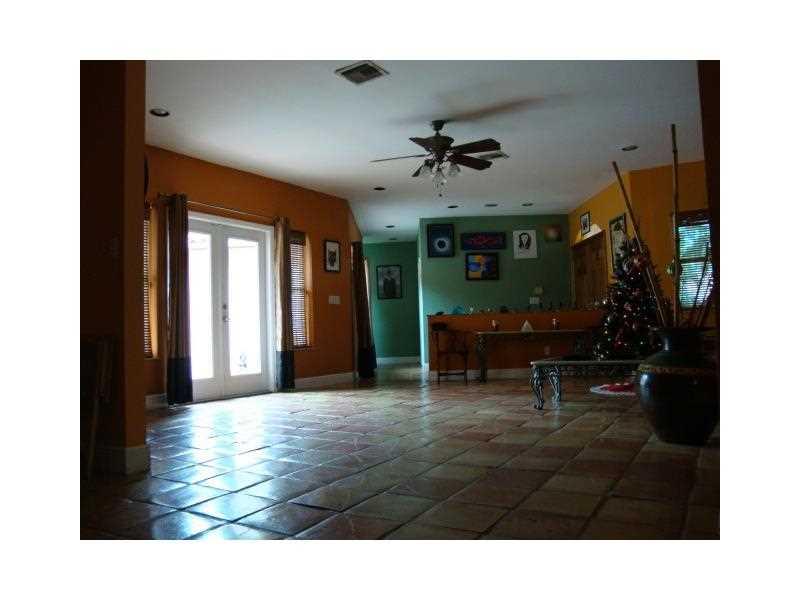 RAINBOWS END - Residential