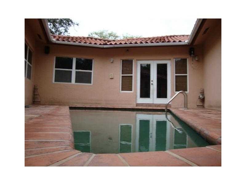 RAINBOWS END - Residential