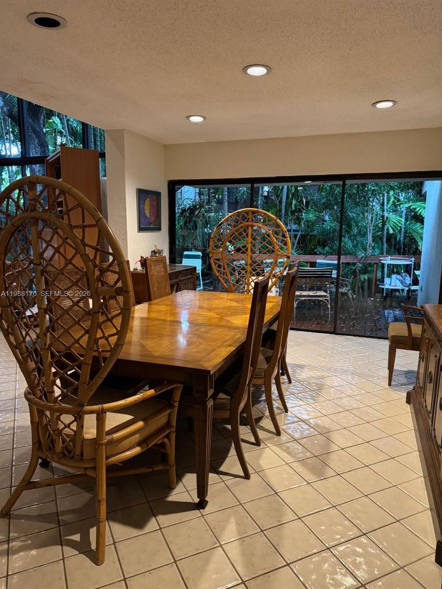 JOSEPH MNR - Residential