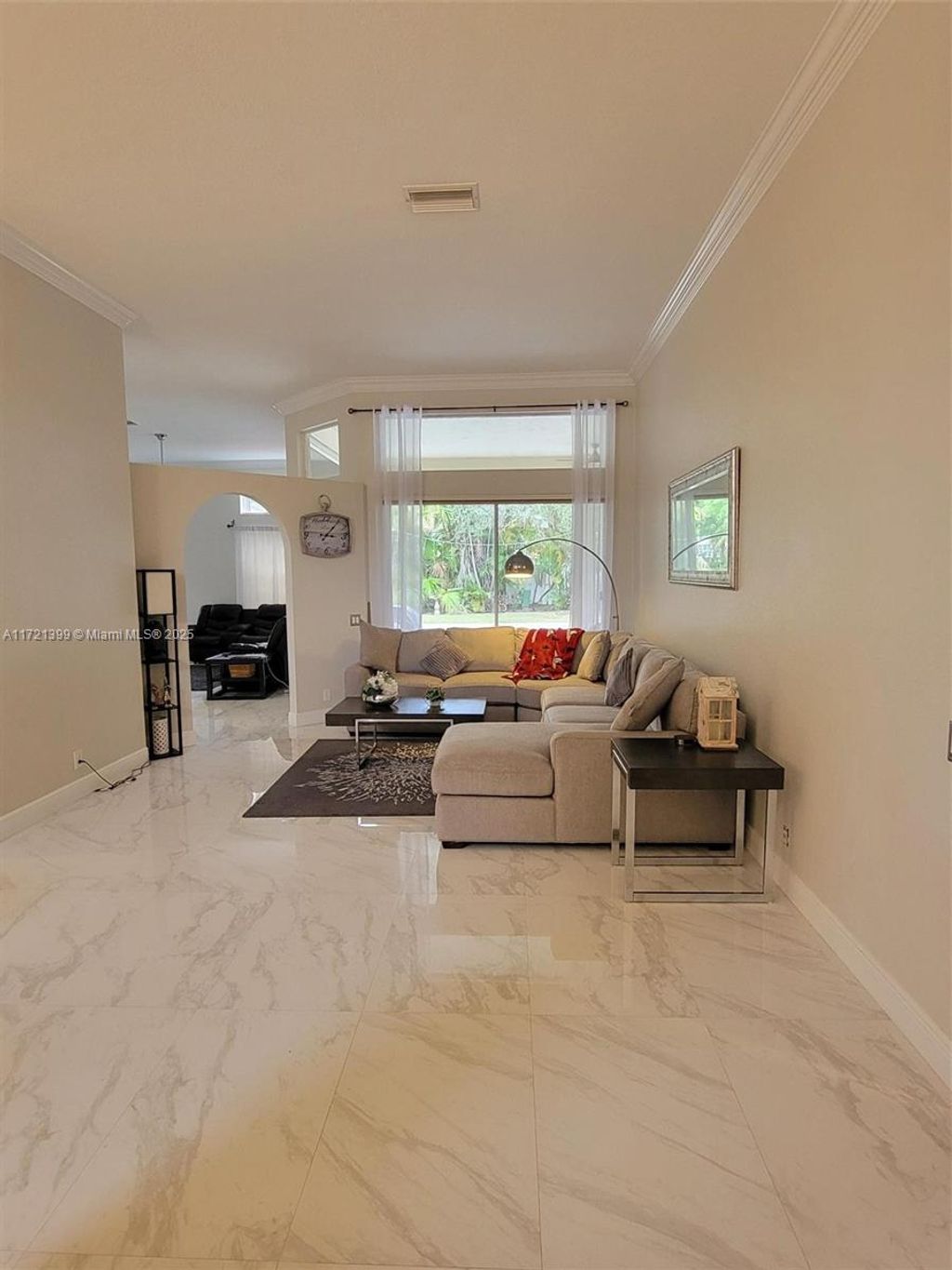 Photo of 800 Lake Blvd, Weston, FL 33326 (MLS # A11721399)