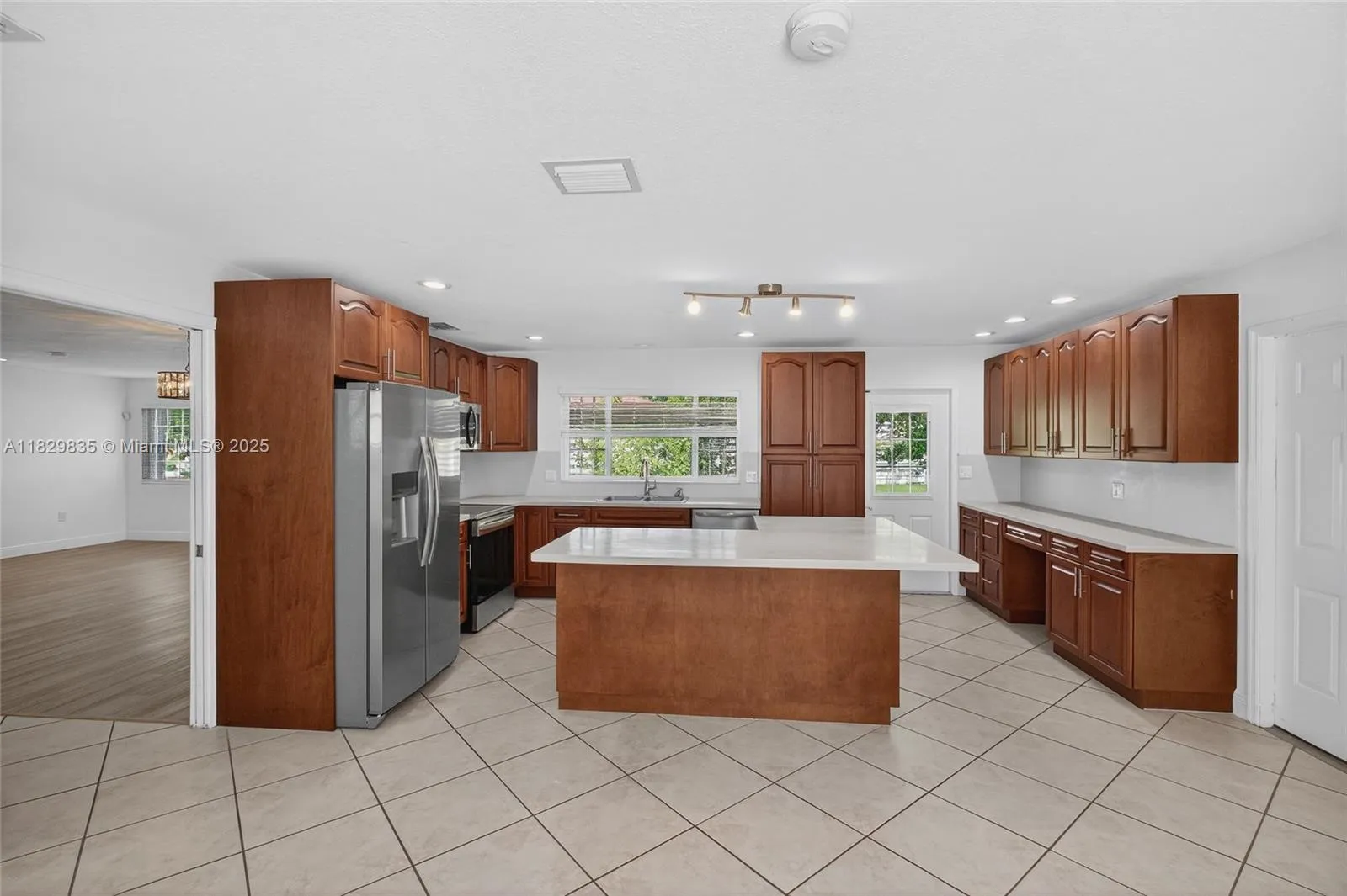 Miami, Florida 33196, United States, 4 Bedrooms Bedrooms, ,2 BathroomsBathrooms,Residential,Active,159356