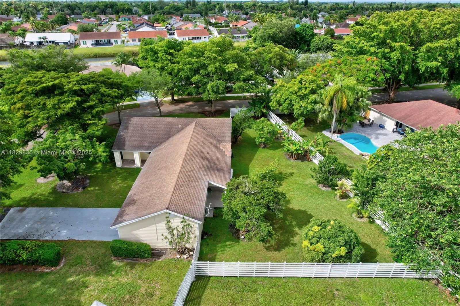 Miami, Florida 33196, United States, 4 Bedrooms Bedrooms, ,2 BathroomsBathrooms,Residential,Active,159356