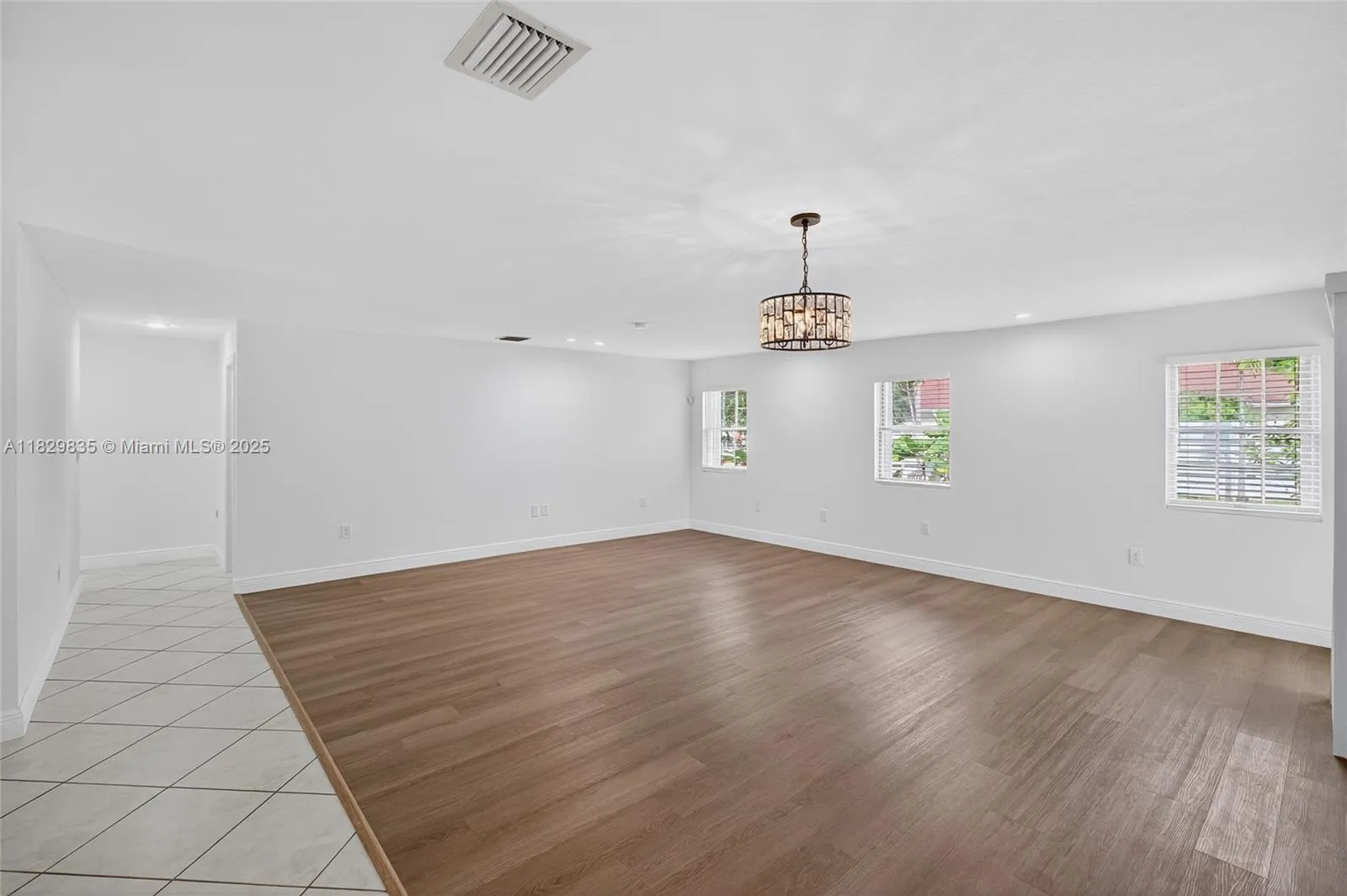 Miami, Florida 33196, United States, 4 Bedrooms Bedrooms, ,2 BathroomsBathrooms,Residential,Active,159356