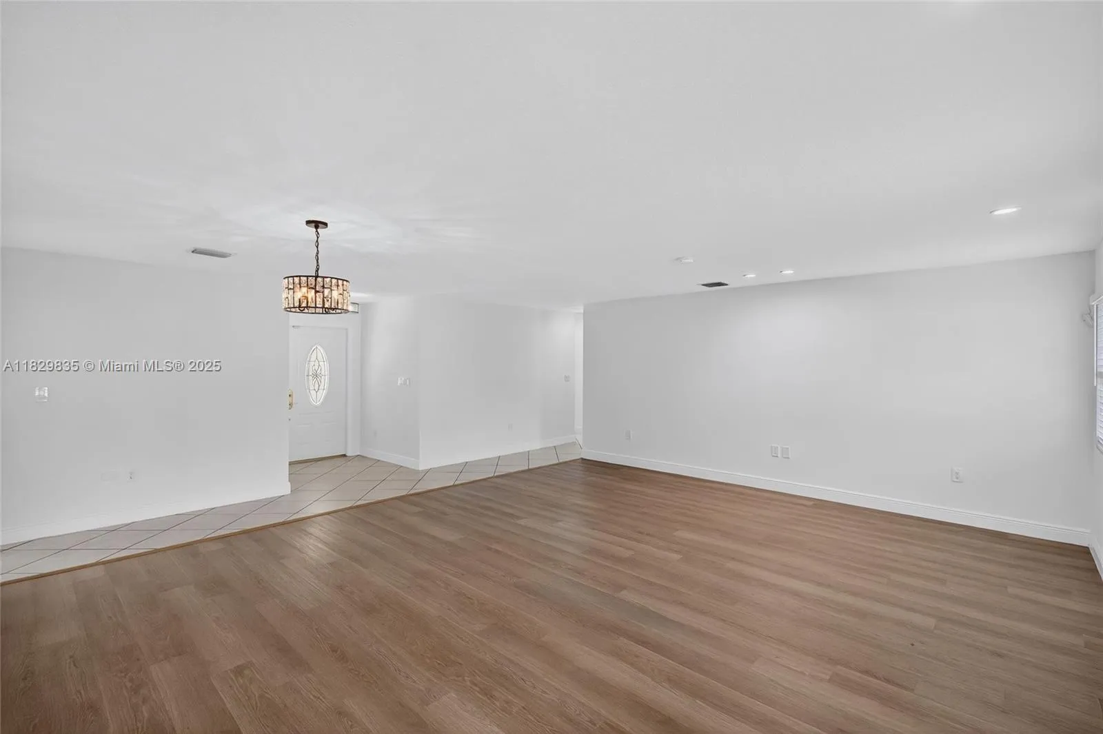 Miami, Florida 33196, United States, 4 Bedrooms Bedrooms, ,2 BathroomsBathrooms,Residential,Active,159356