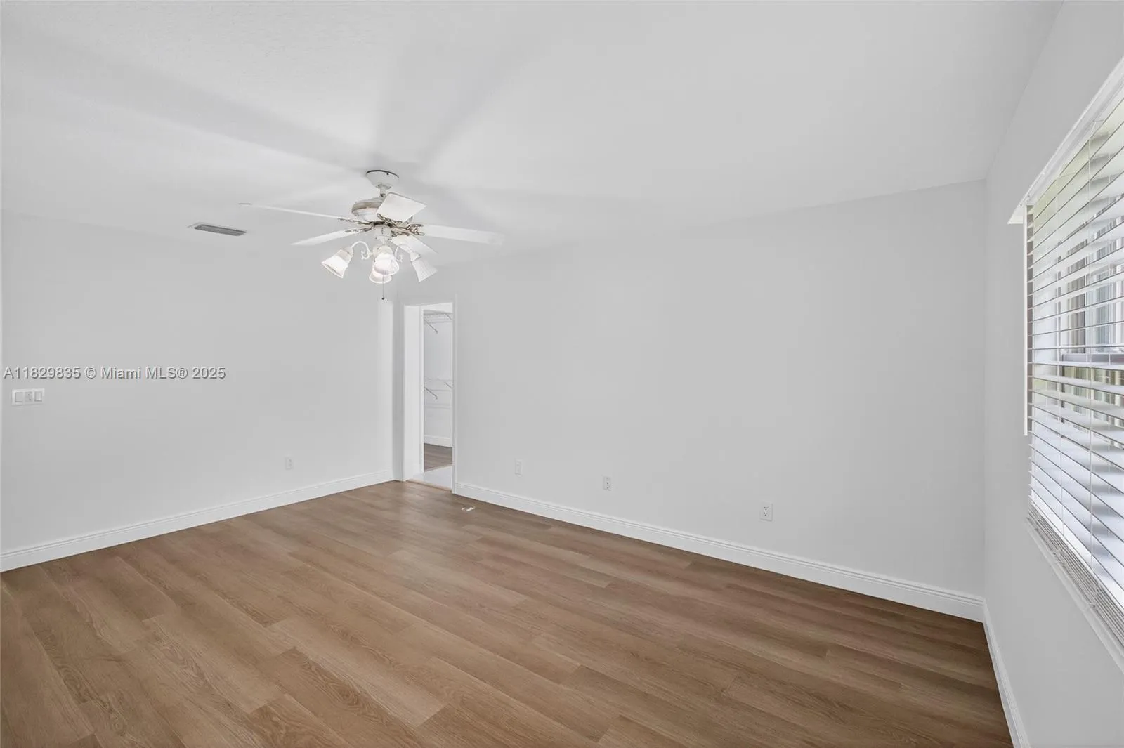 Miami, Florida 33196, United States, 4 Bedrooms Bedrooms, ,2 BathroomsBathrooms,Residential,Active,159356