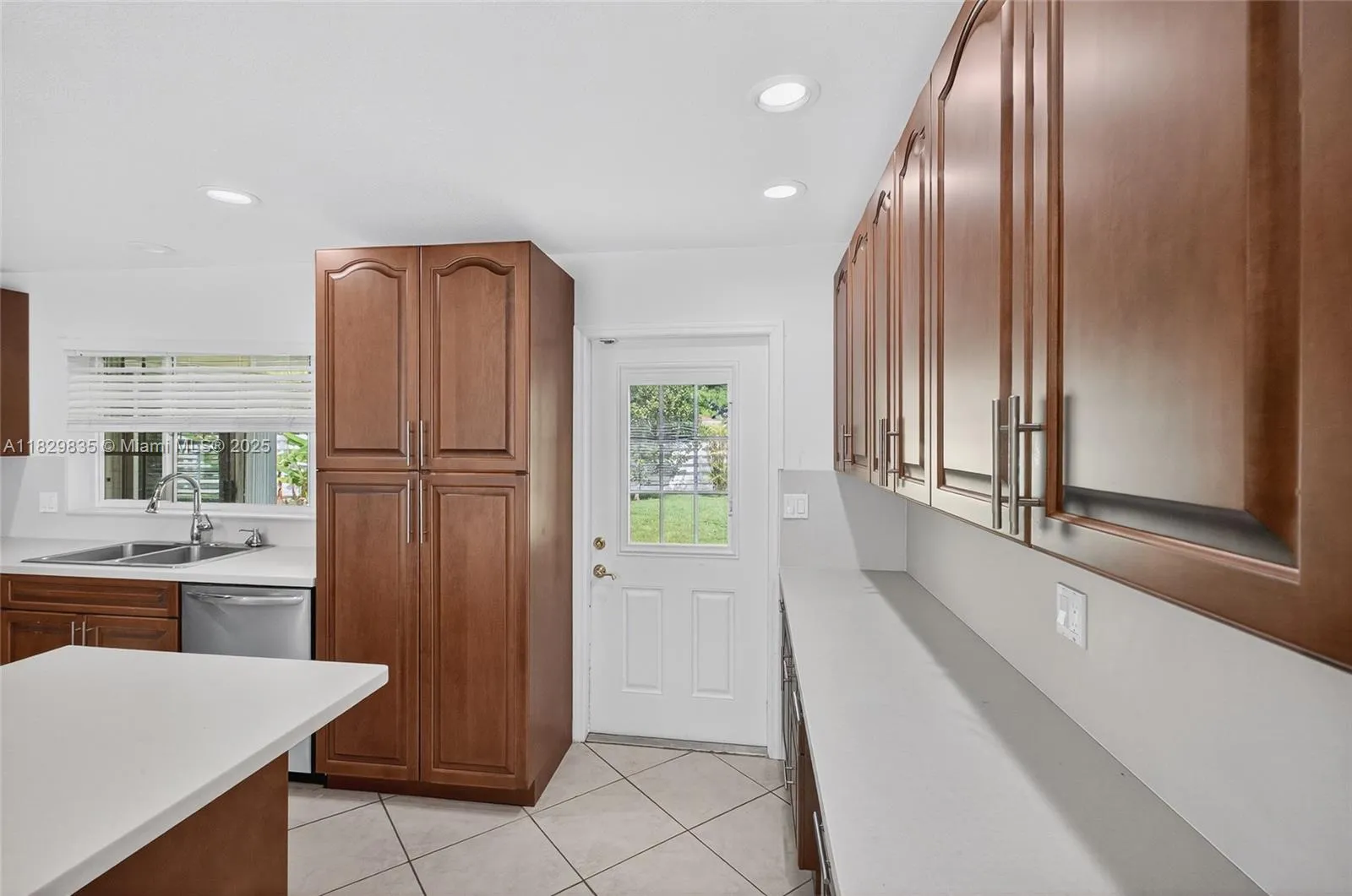 Miami, Florida 33196, United States, 4 Bedrooms Bedrooms, ,2 BathroomsBathrooms,Residential,Active,159356