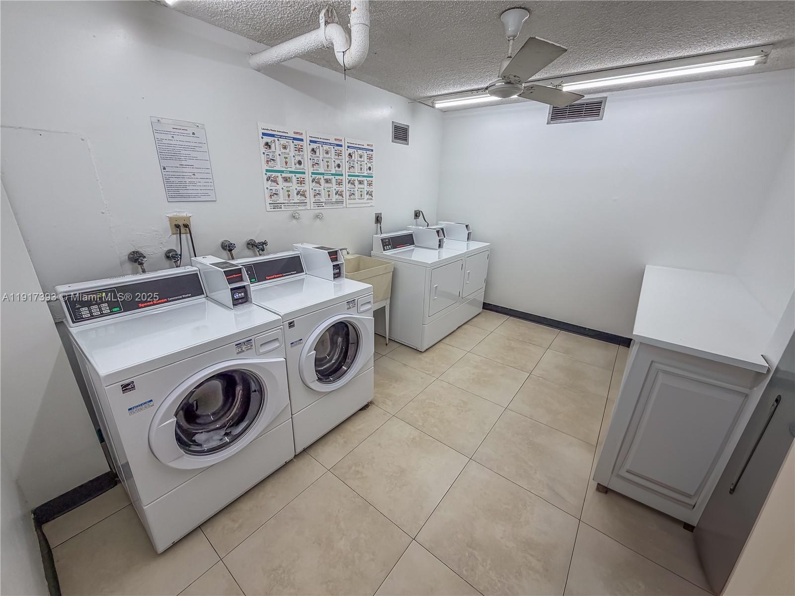 WINSTON TOWERS 500 CONDO - Residential