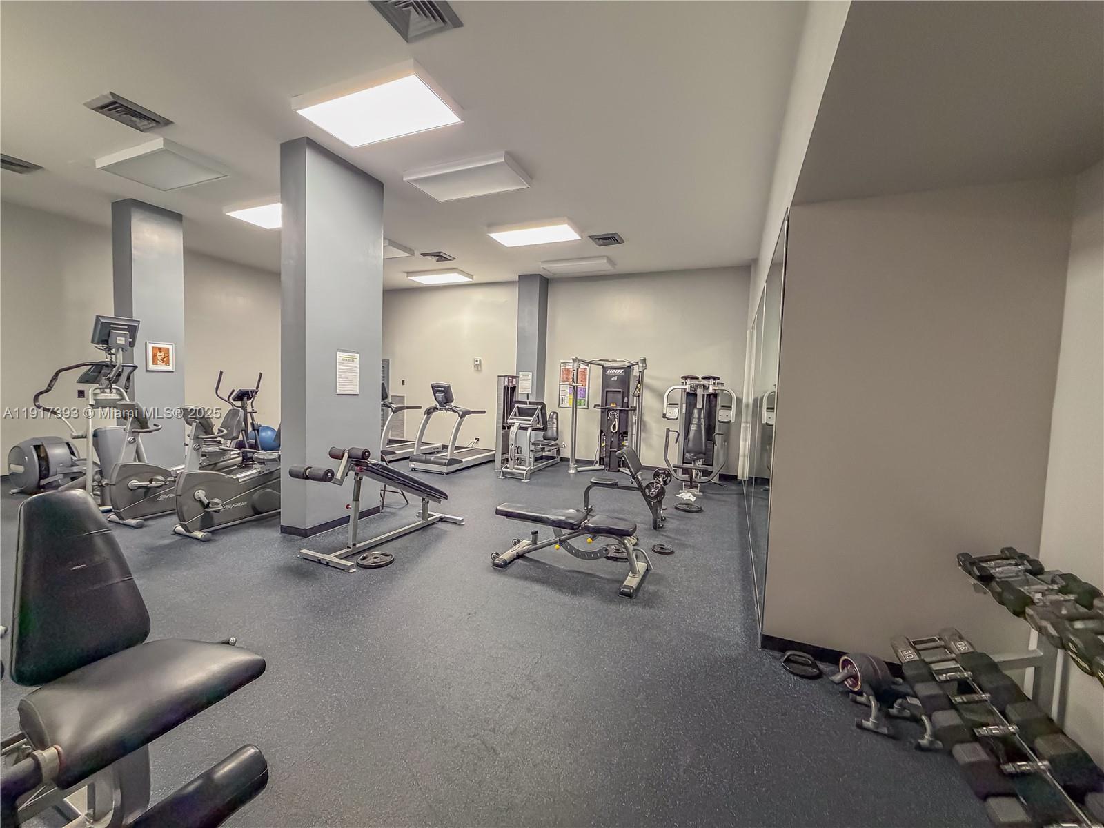 WINSTON TOWERS 500 CONDO - Residential