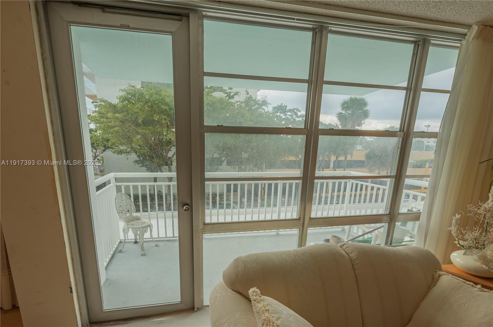 WINSTON TOWERS 500 CONDO - Residential