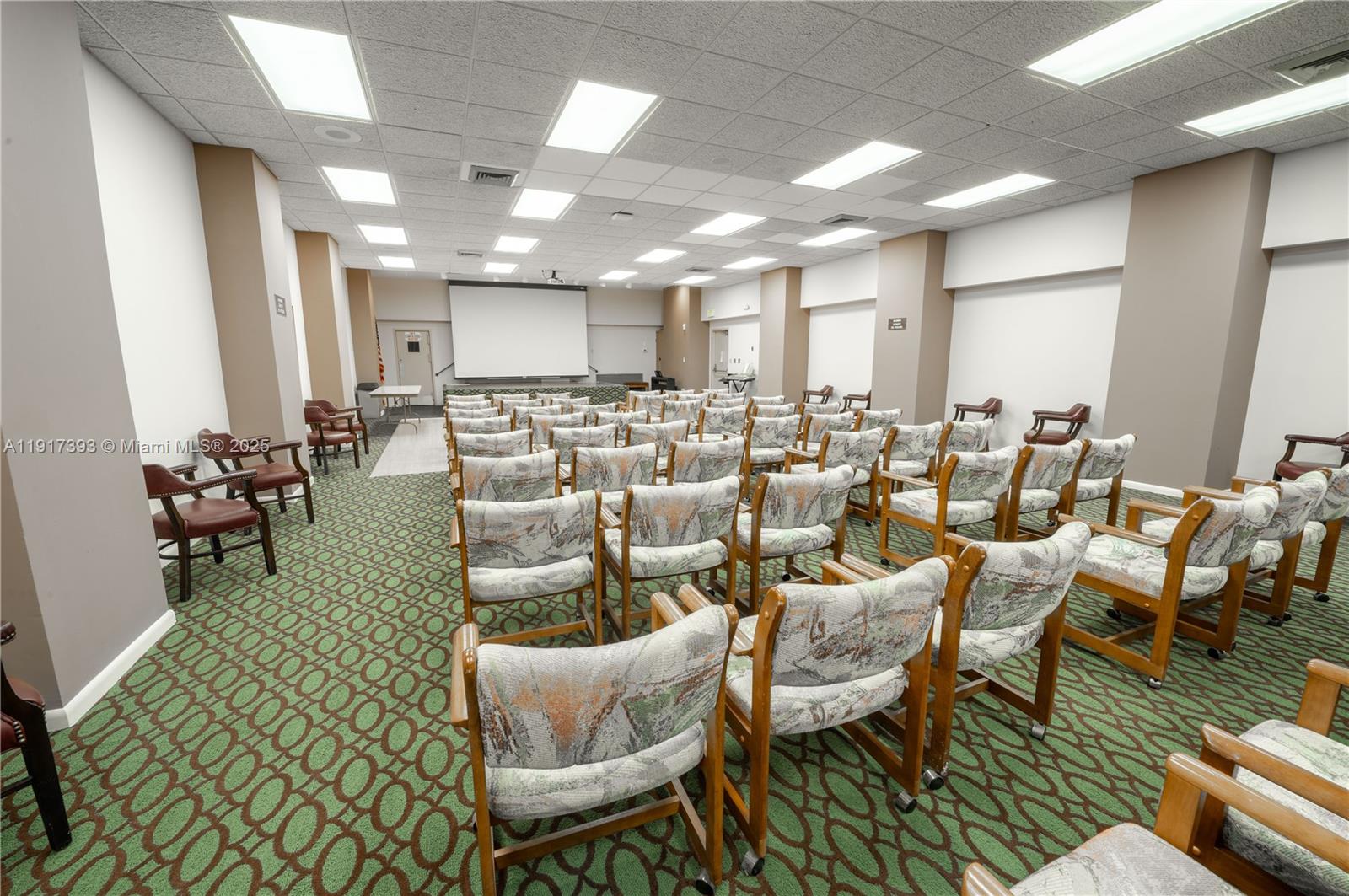 WINSTON TOWERS 500 CONDO - Residential