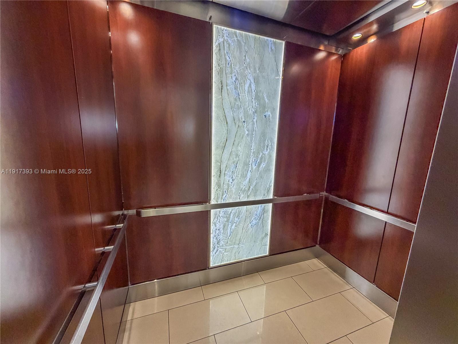 WINSTON TOWERS 500 CONDO - Residential