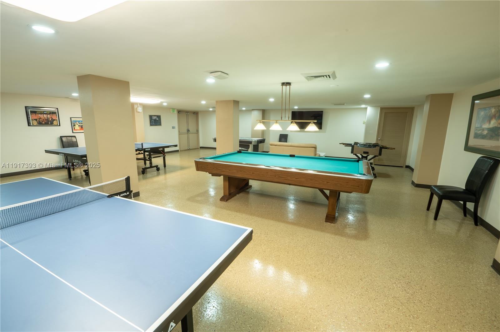 WINSTON TOWERS 500 CONDO - Residential