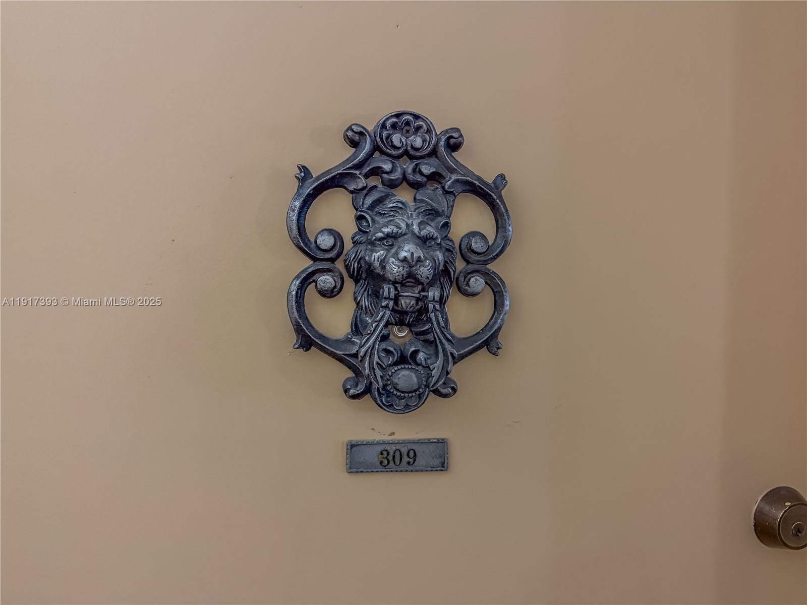 WINSTON TOWERS 500 CONDO - Residential