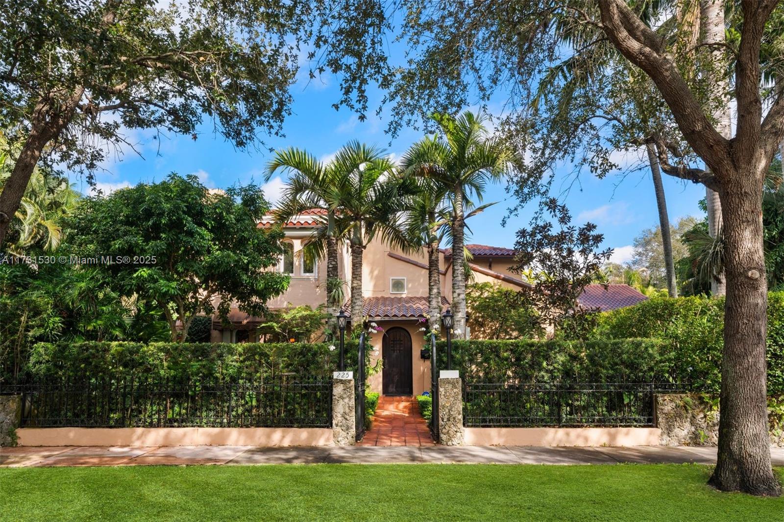 225 Alesio Ave