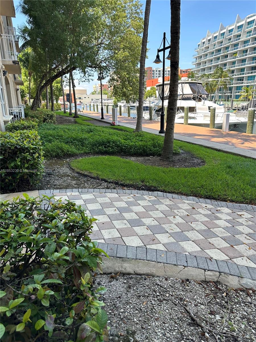 ALAQUA CONDO - Residential