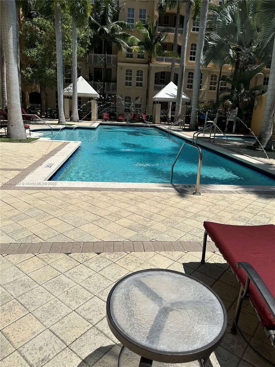 ALAQUA CONDO - Residential