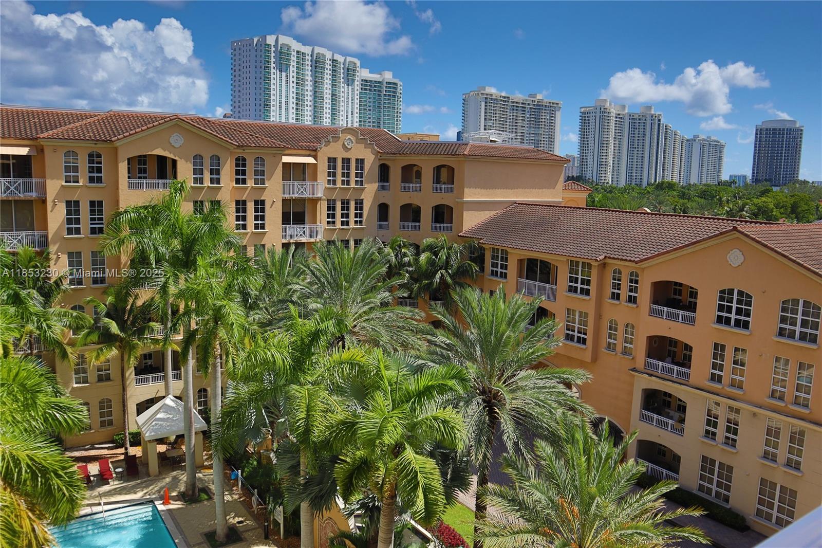 ALAQUA CONDO - Residential