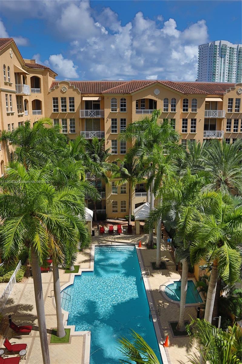 ALAQUA CONDO - Residential