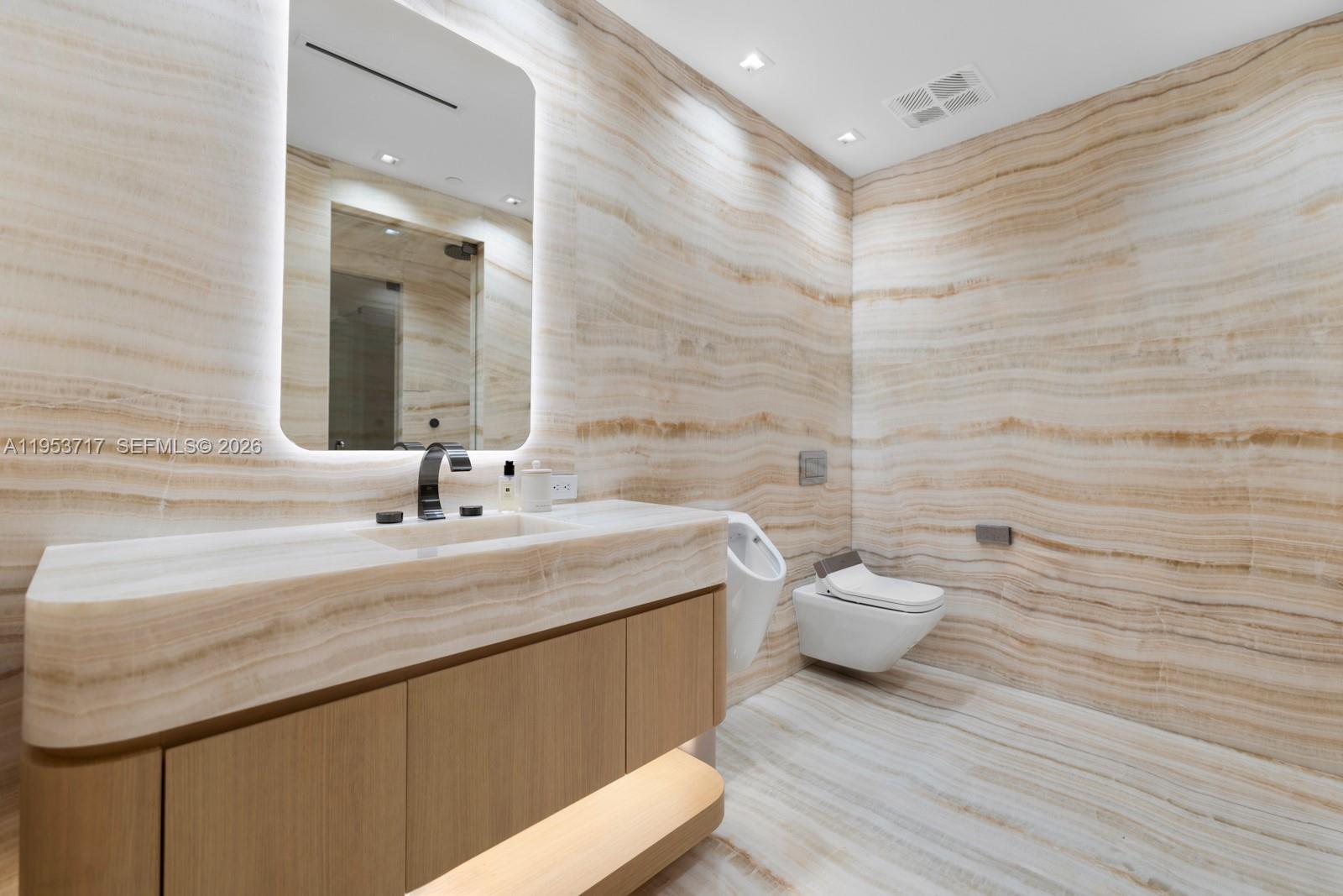 NORTH BISCAYNE BEACH AMEN - Residential