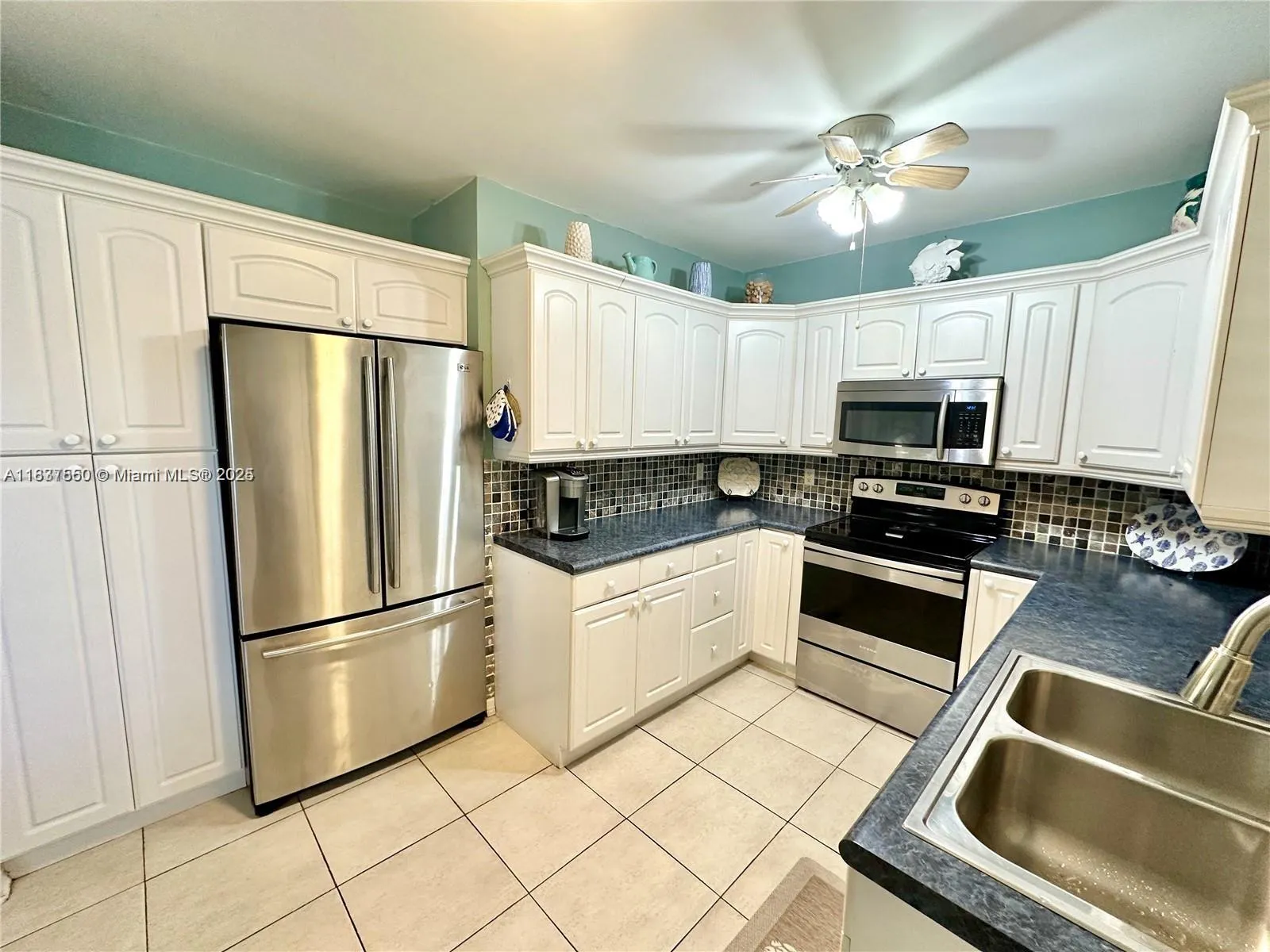 Hallandale Beach, Florida 33009, United States, 2 Bedrooms Bedrooms, ,2 BathroomsBathrooms,Residential,Active,168199