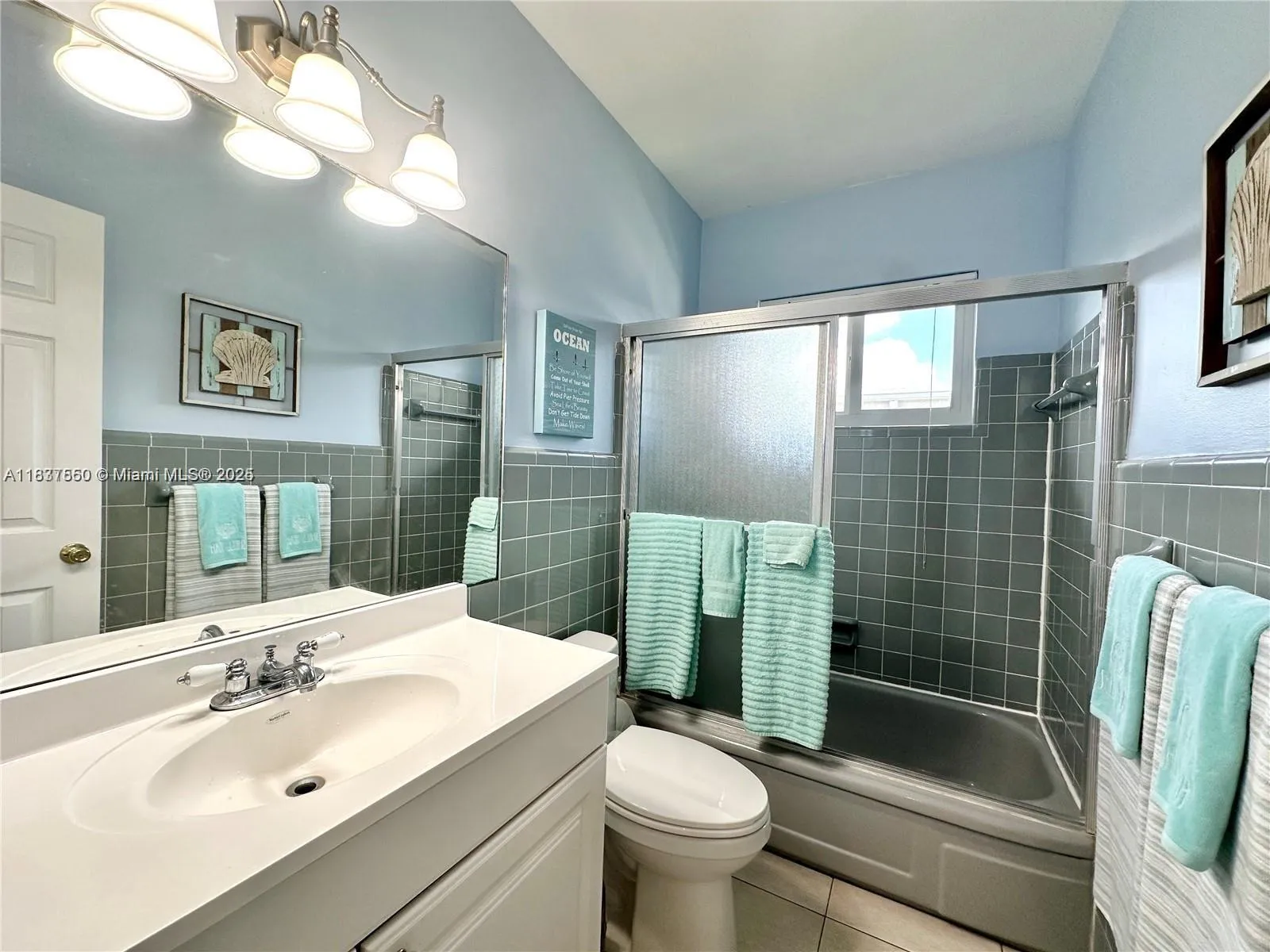 Hallandale Beach, Florida 33009, United States, 2 Bedrooms Bedrooms, ,2 BathroomsBathrooms,Residential,Active,168199