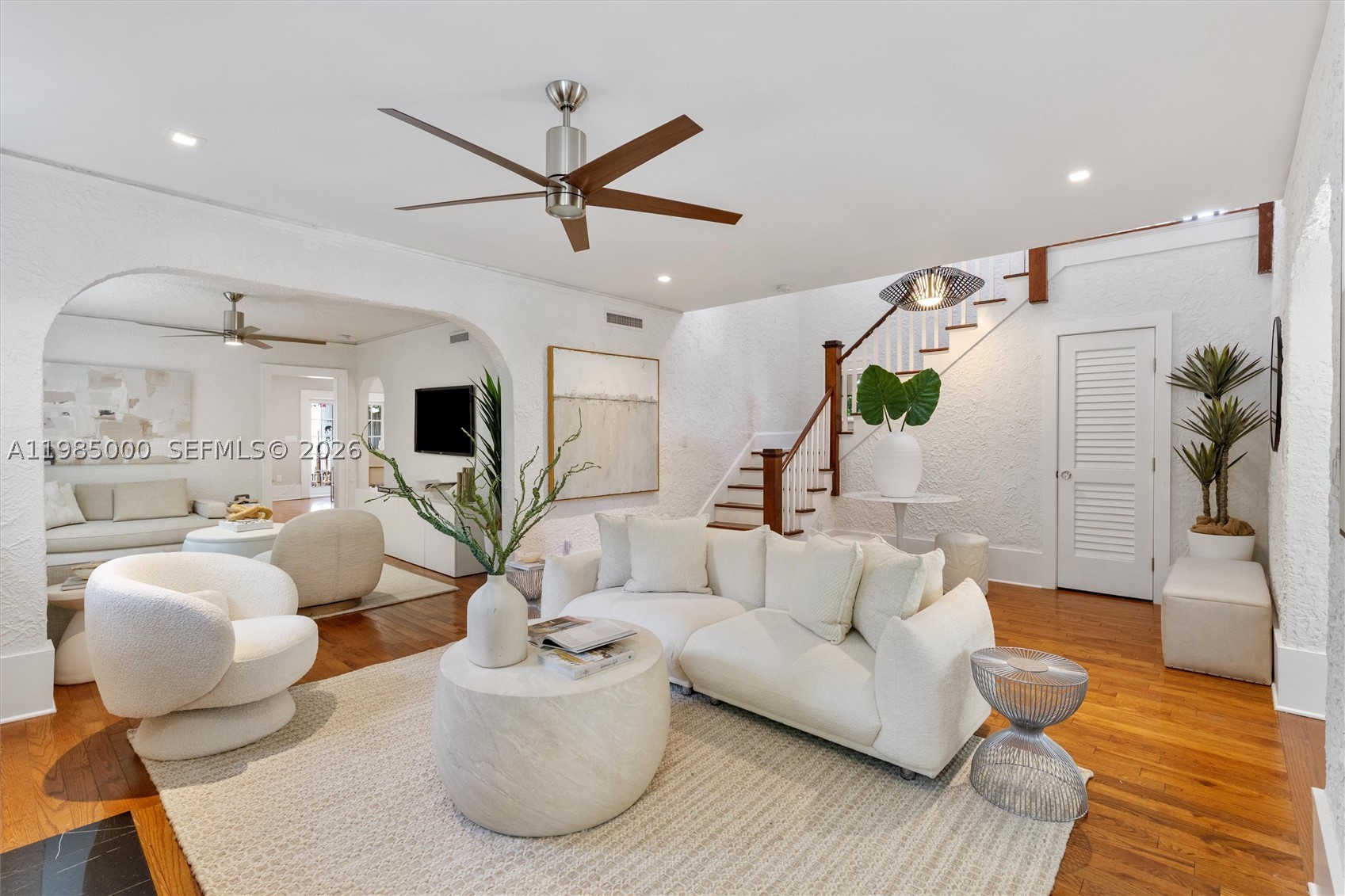 1147 Sorolla Ave