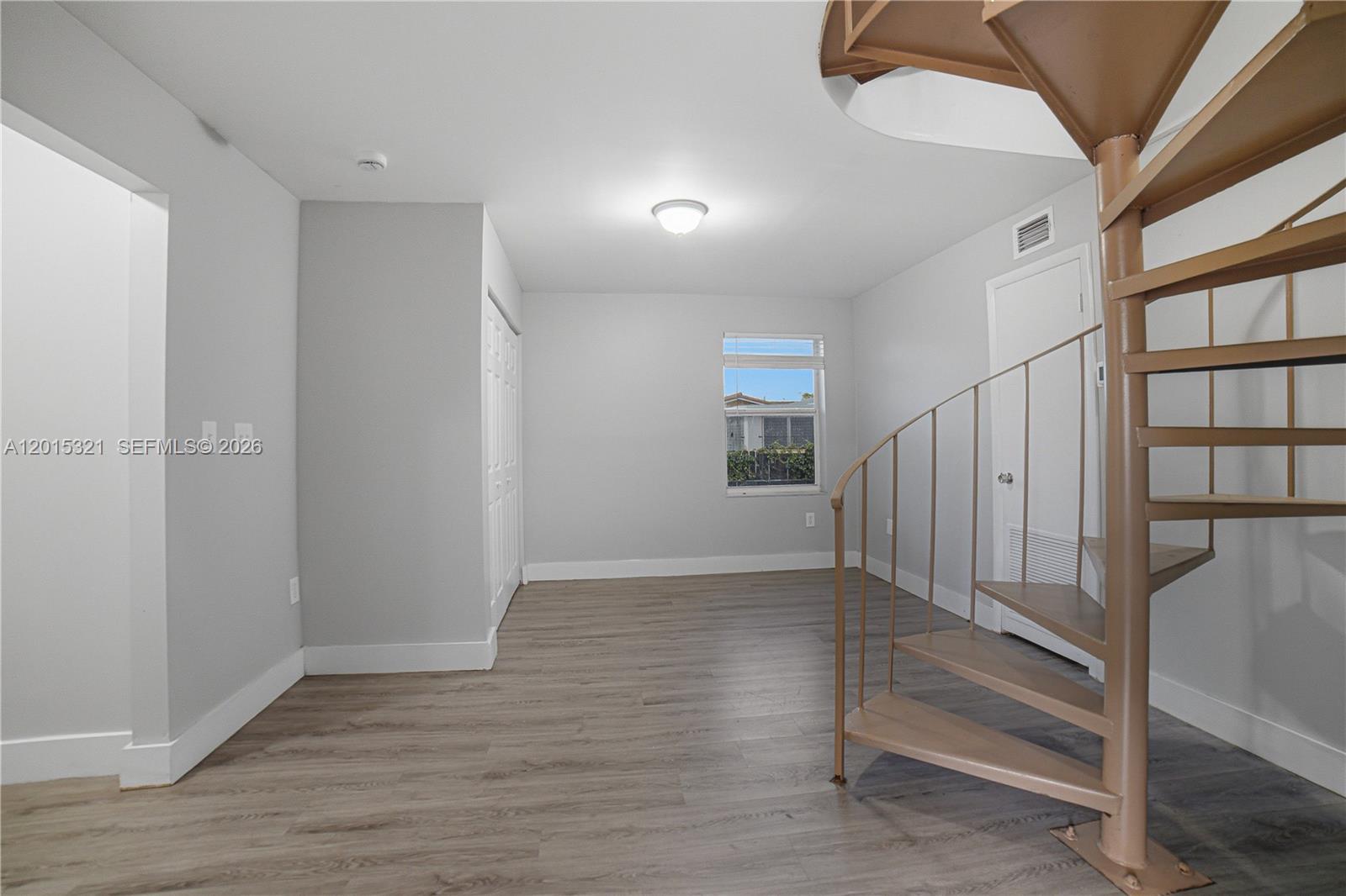 SOUTH BAY ESTATES - Residential