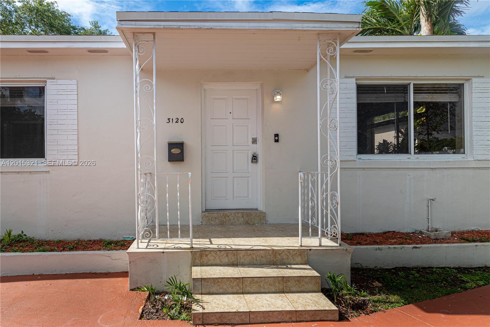 3120 SW 27th St
