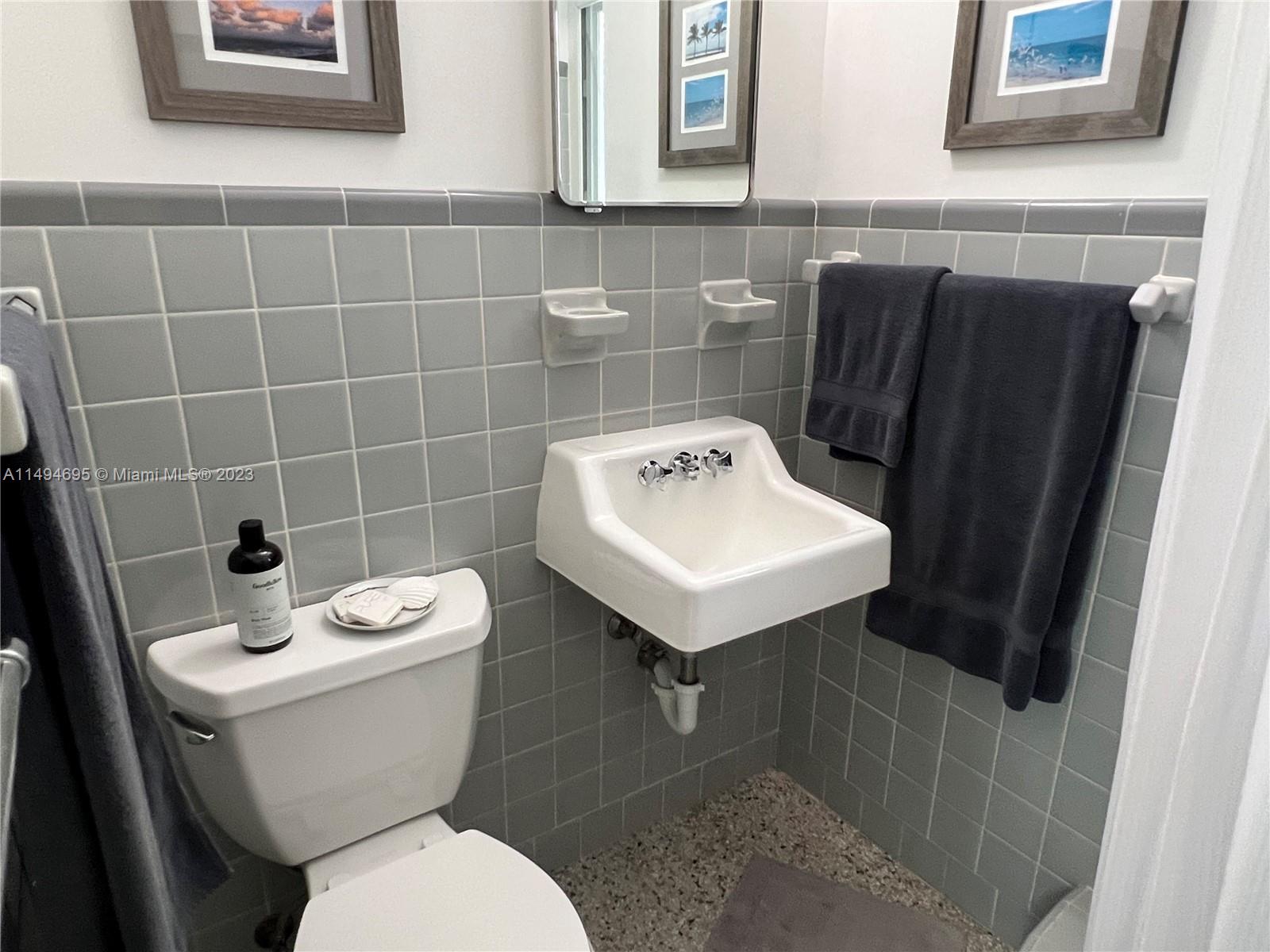 PALM BEACH SHORES - Residential