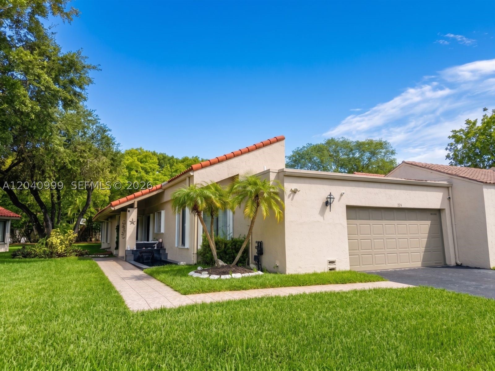 324 Patio Village Ter, Weston FL 33326