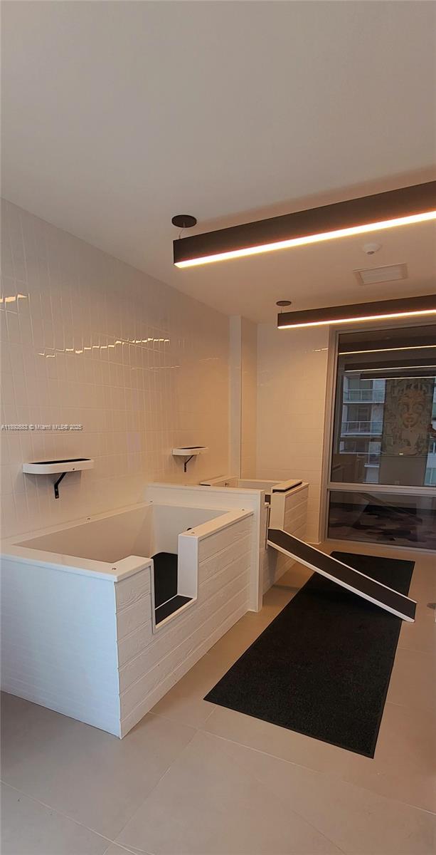 MIAMI NORTH - Residential
