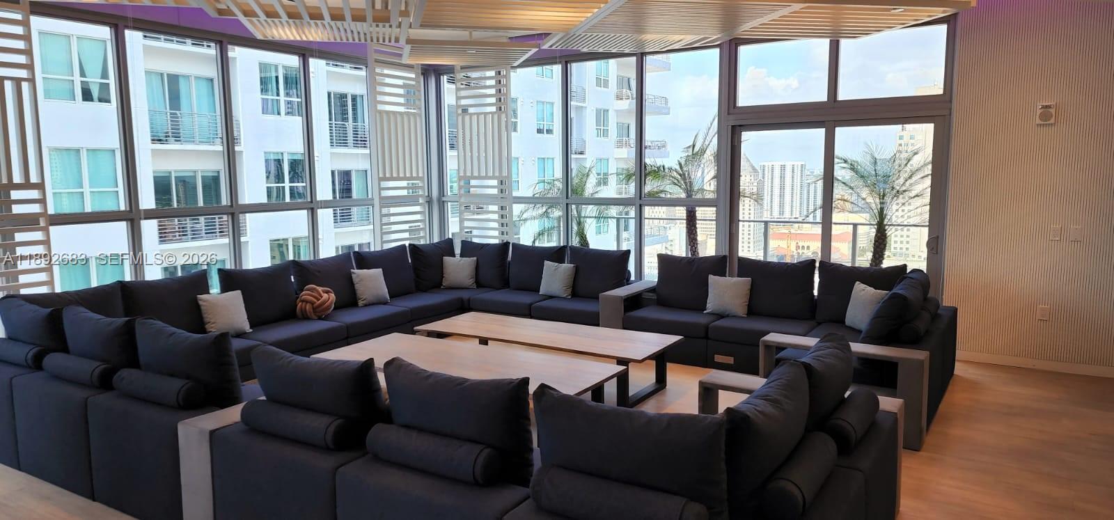 MIAMI NORTH - Residential