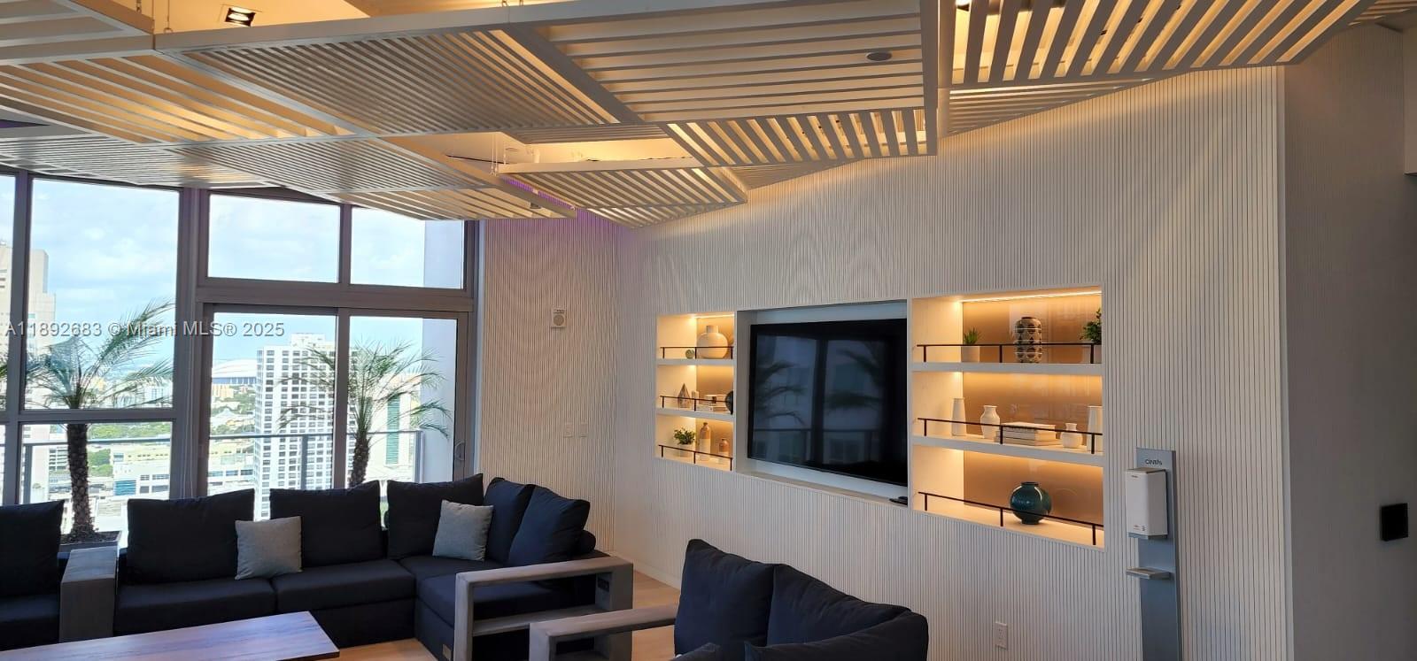 MIAMI NORTH - Residential