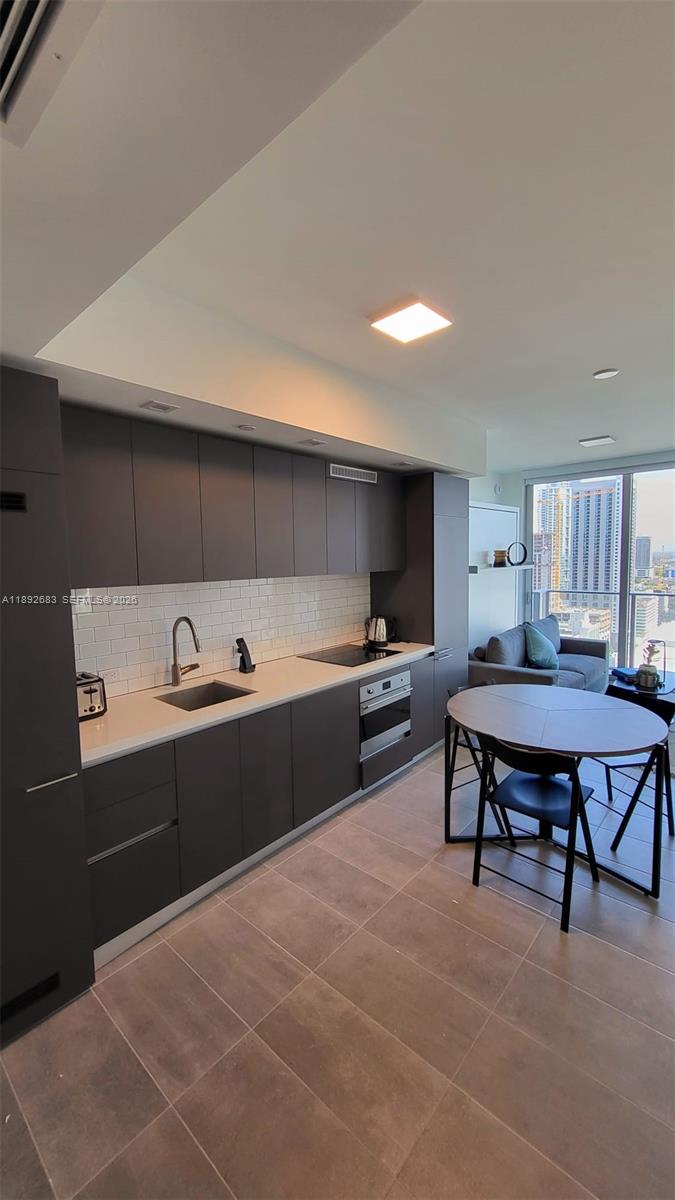 MIAMI NORTH - Residential