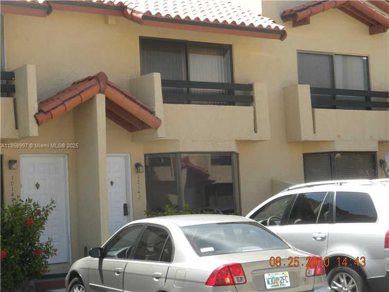 3 bedrooms, 2.5 baths. Updated kitchen, new tile floors. Screened patio with no back neighbors. Newish AC and appliances. Close to Whole Foods and the busway.