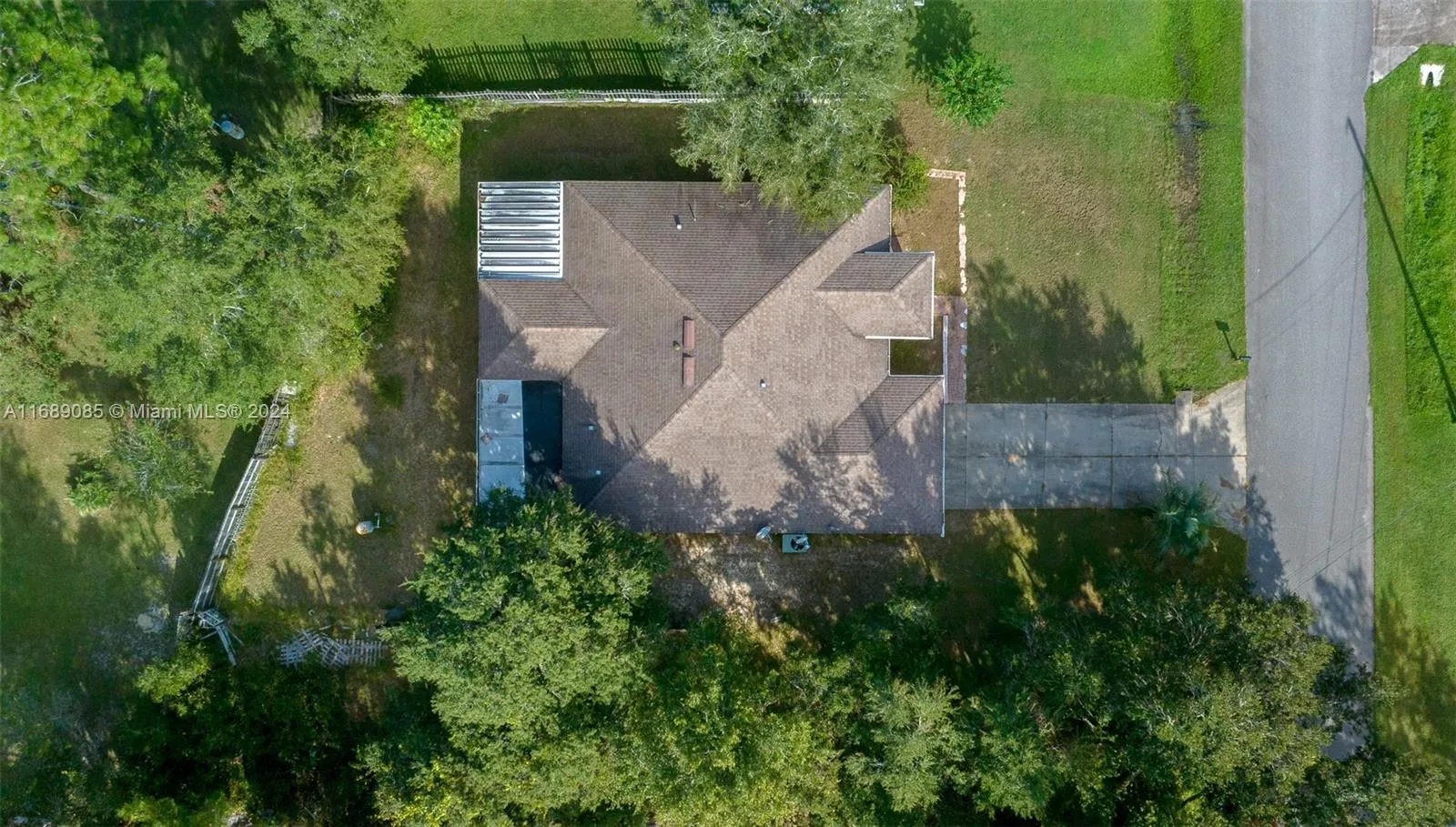 Ocala, Florida 34472, United States, 3 Bedrooms Bedrooms, ,2 BathroomsBathrooms,Residential,Pending,33961