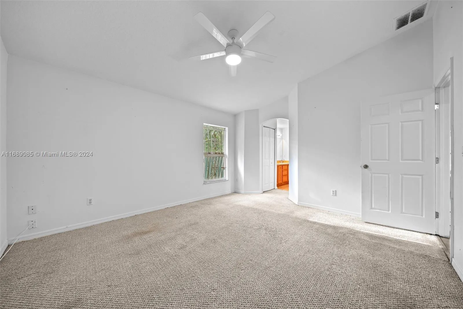 Ocala, Florida 34472, United States, 3 Bedrooms Bedrooms, ,2 BathroomsBathrooms,Residential,Pending,33961