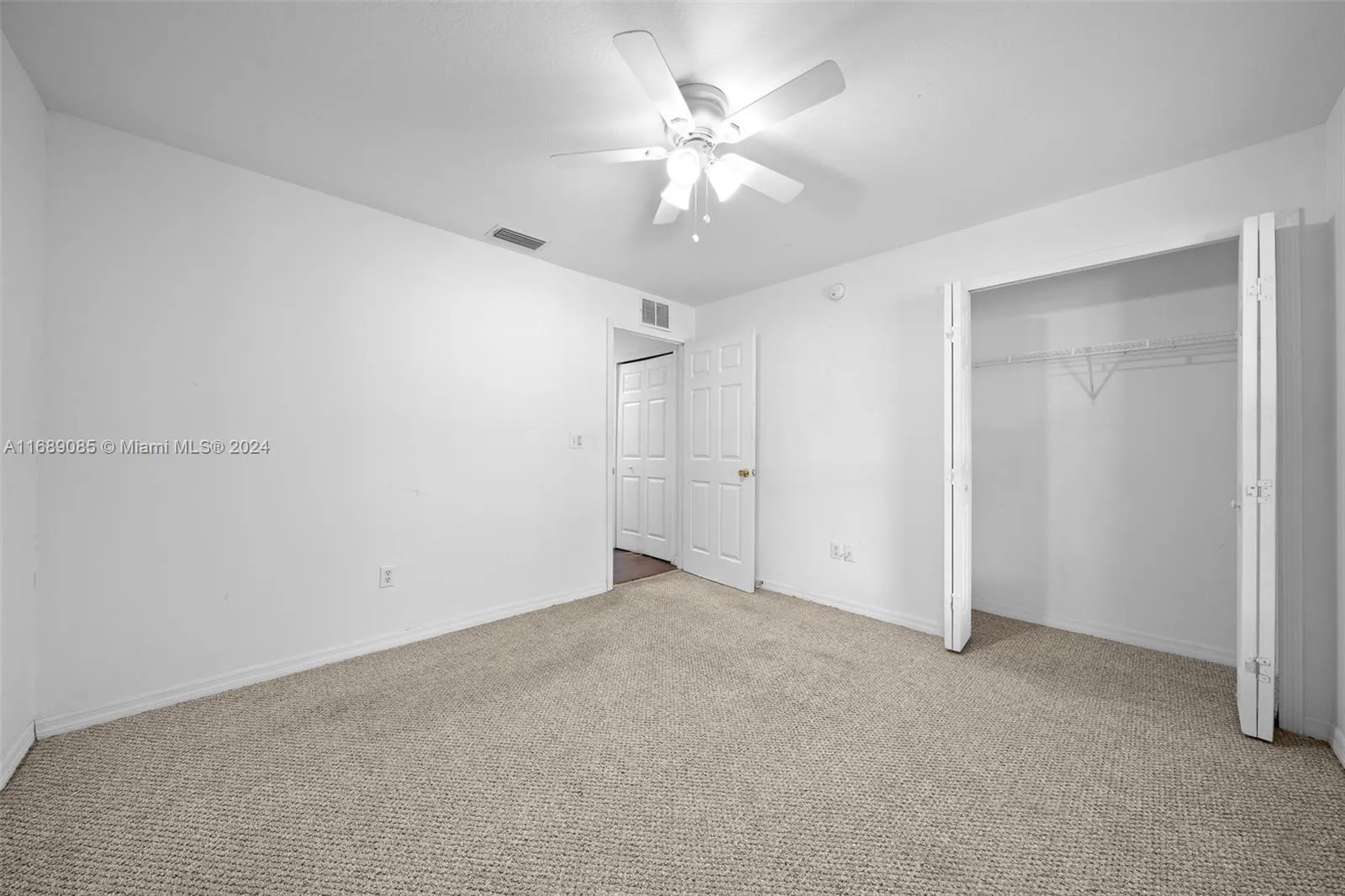 Ocala, Florida 34472, United States, 3 Bedrooms Bedrooms, ,2 BathroomsBathrooms,Residential,Pending,33961