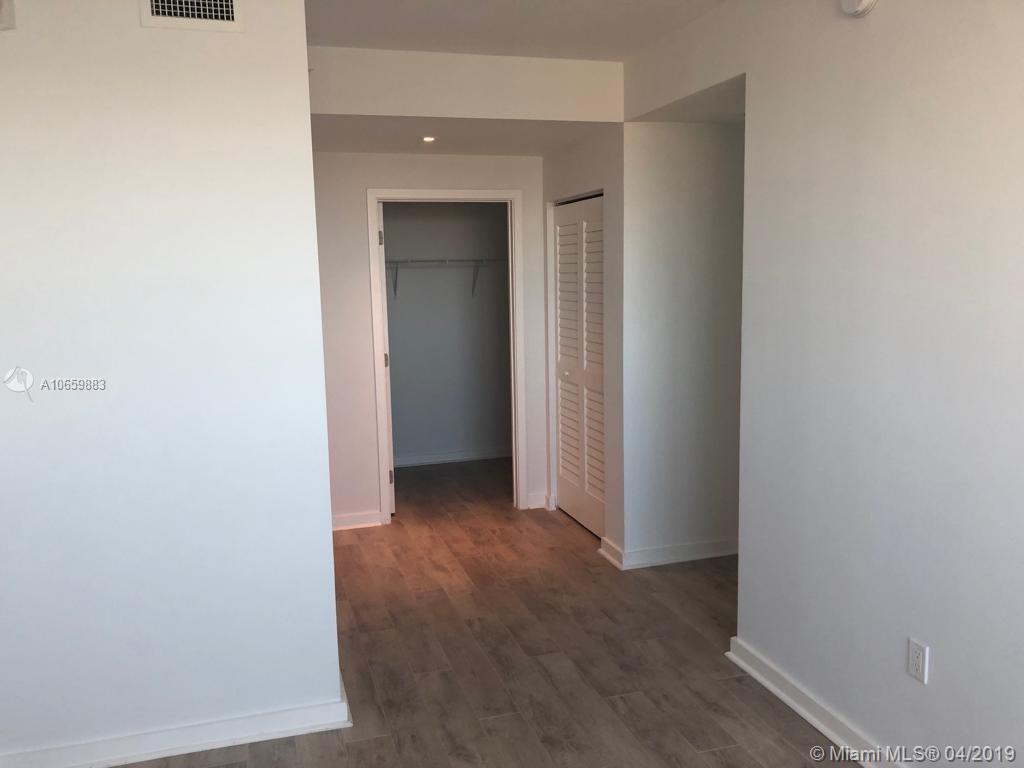 LE PARC AT BRICKELL - Residential Lease