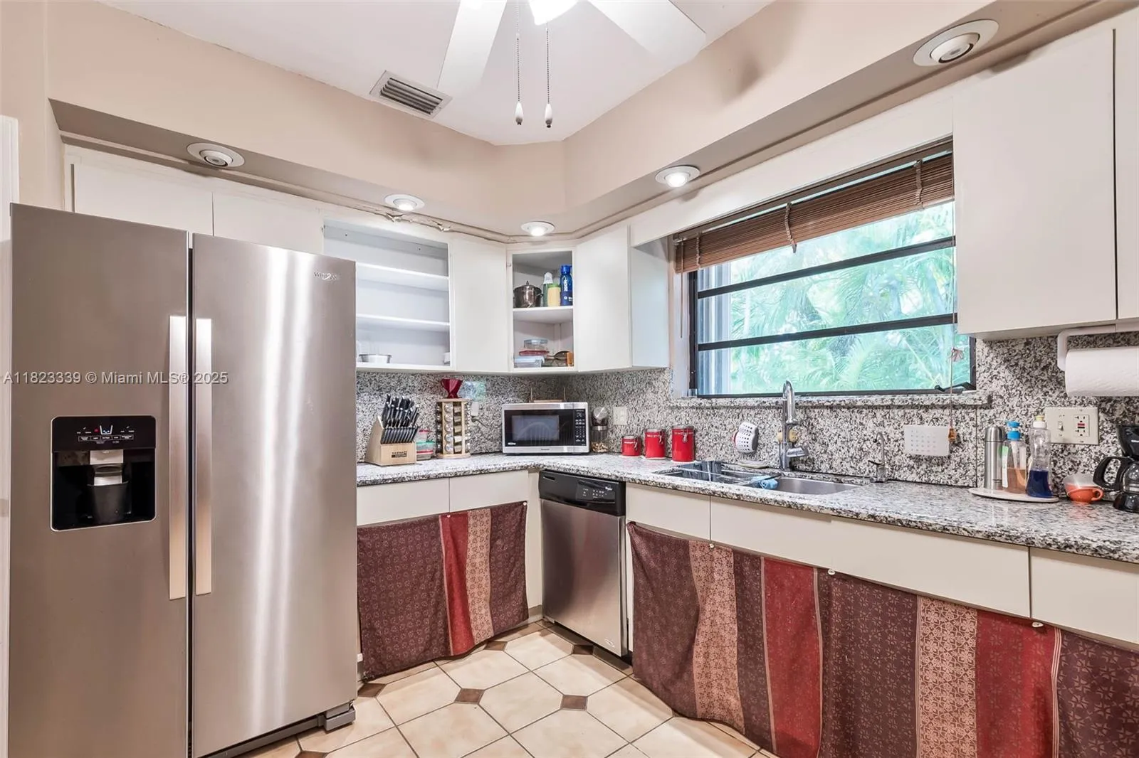 Surfside, Florida 33154, United States, 3 Bedrooms Bedrooms, ,2 BathroomsBathrooms,Residential,Active,153111