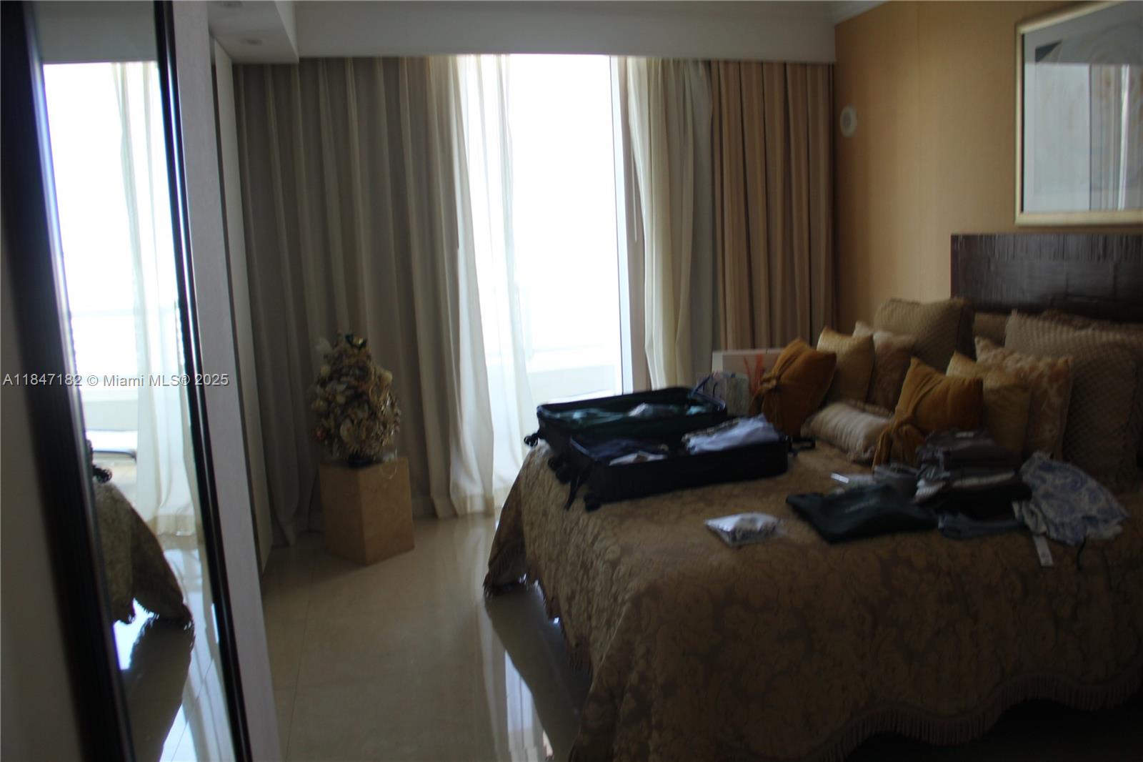 FONTAINEBLEAU II CONDO - Residential